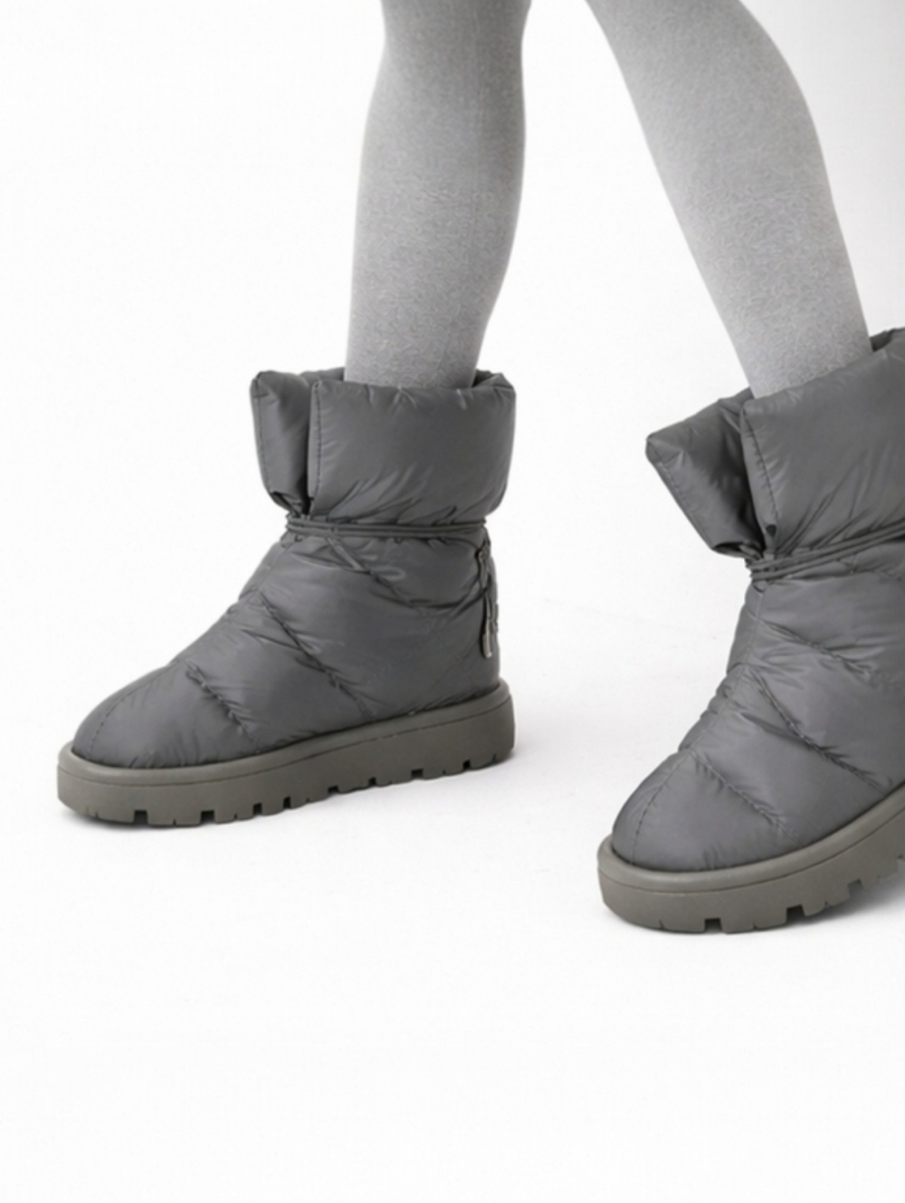 Flufie Gray Puffer Pillow Boots Size 8 NWT